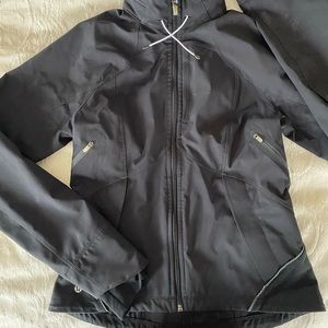 Lululemon Run In the Rain Jacket Size 6